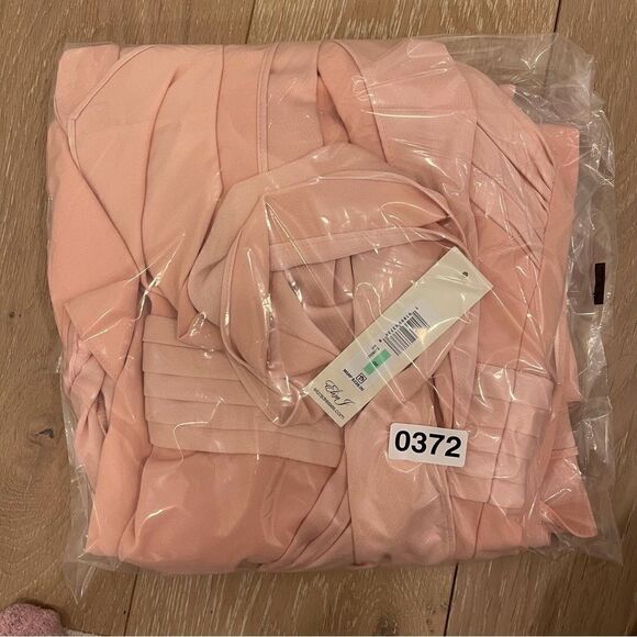 Eliza J
Satin Crisscross Halter Neck Pleated Waist Sheath Gown - Picture 7 of 8